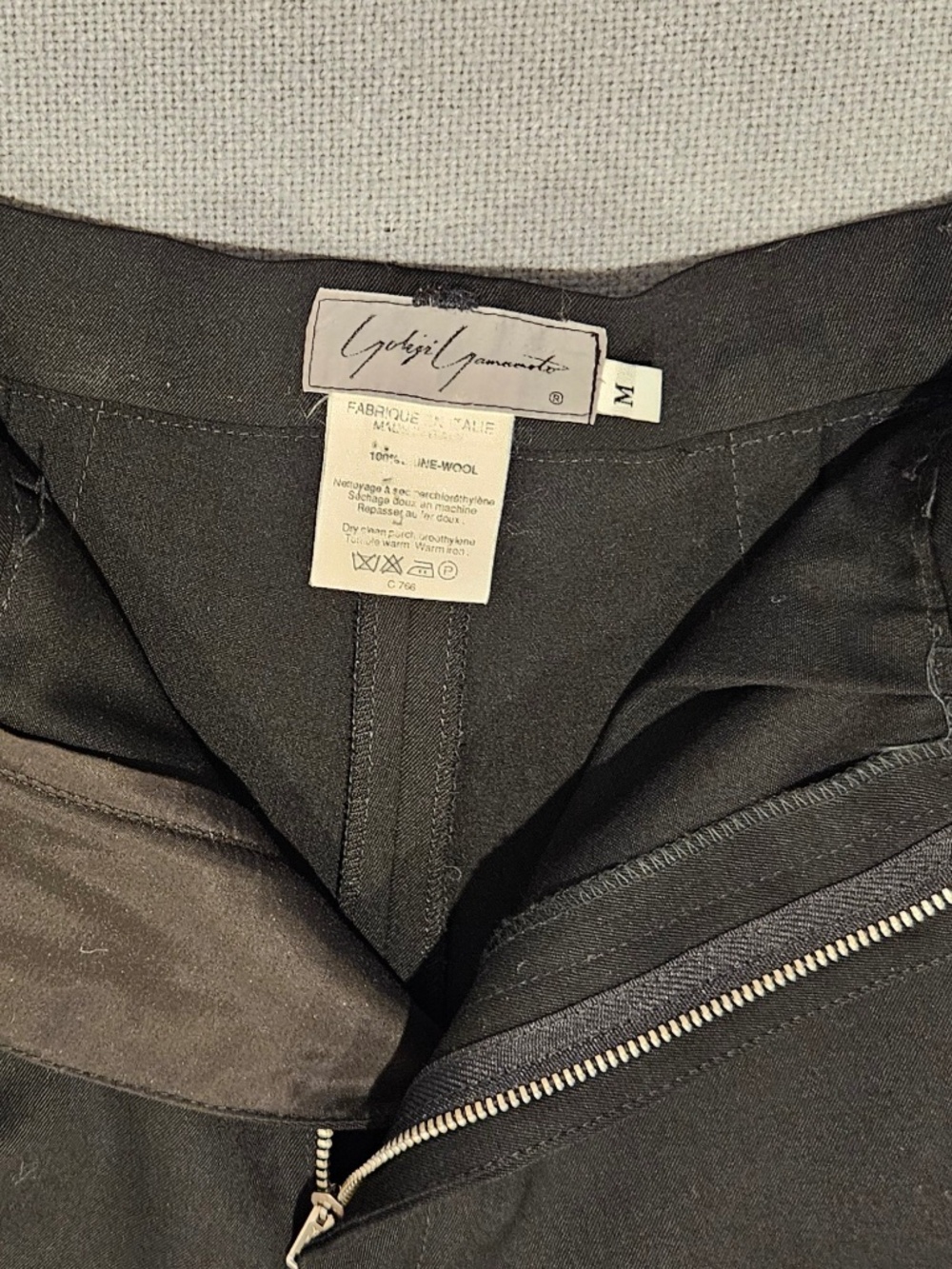Yohji Yamamoto black wool shorts, size M - Picture 4 of 8